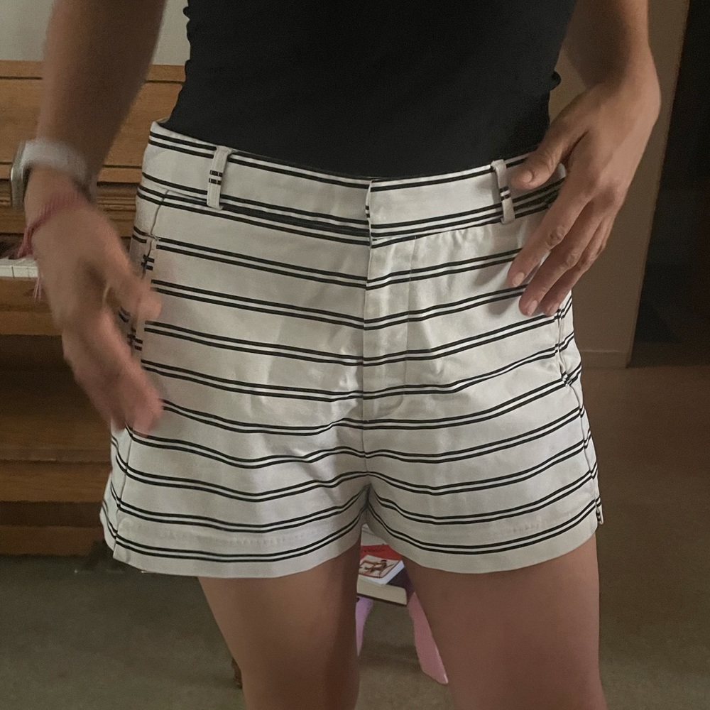 Cute stripped shorts